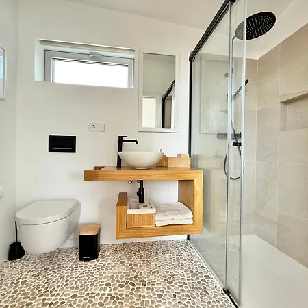 Nyaraló Casita Con Jardin En Playa De Razo *